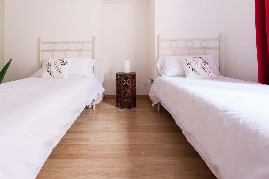 Apartments Ole - Albareda 24 Sevilla Szoba fotó